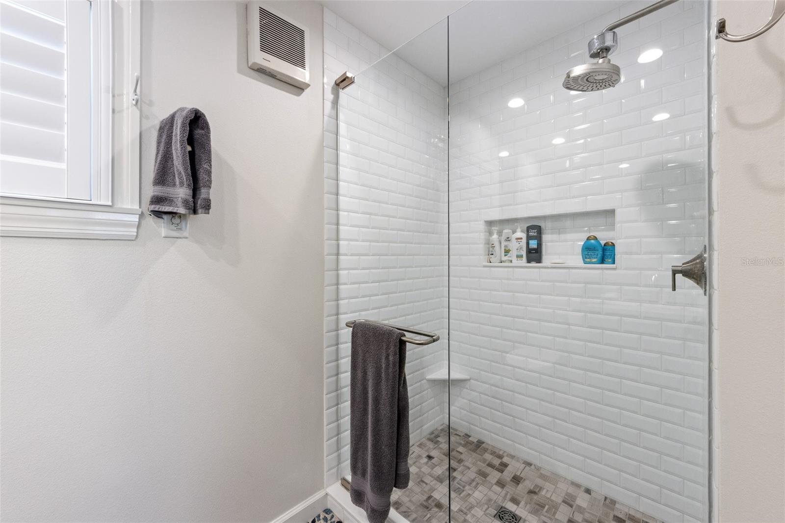 ANNA MARIA BEACH - Residential