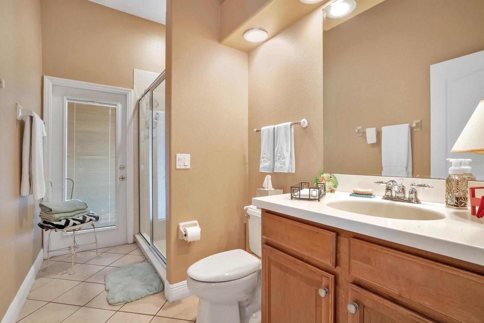 OAK LANDING - Residential