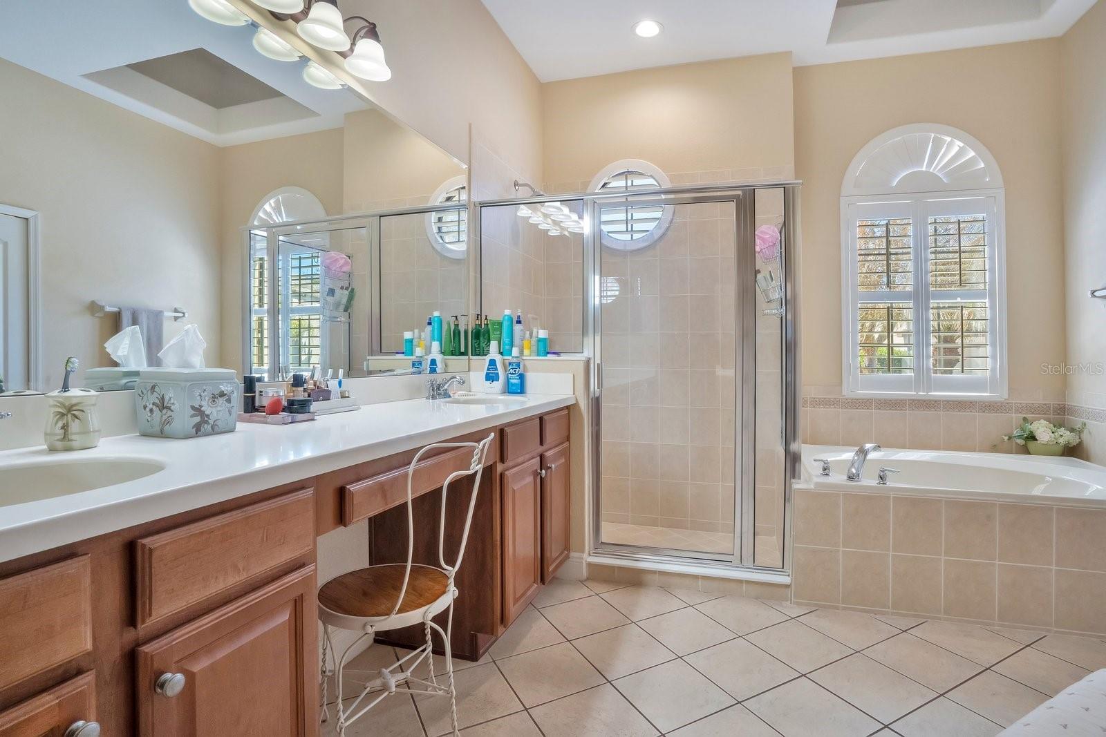 OAK LANDING - Residential