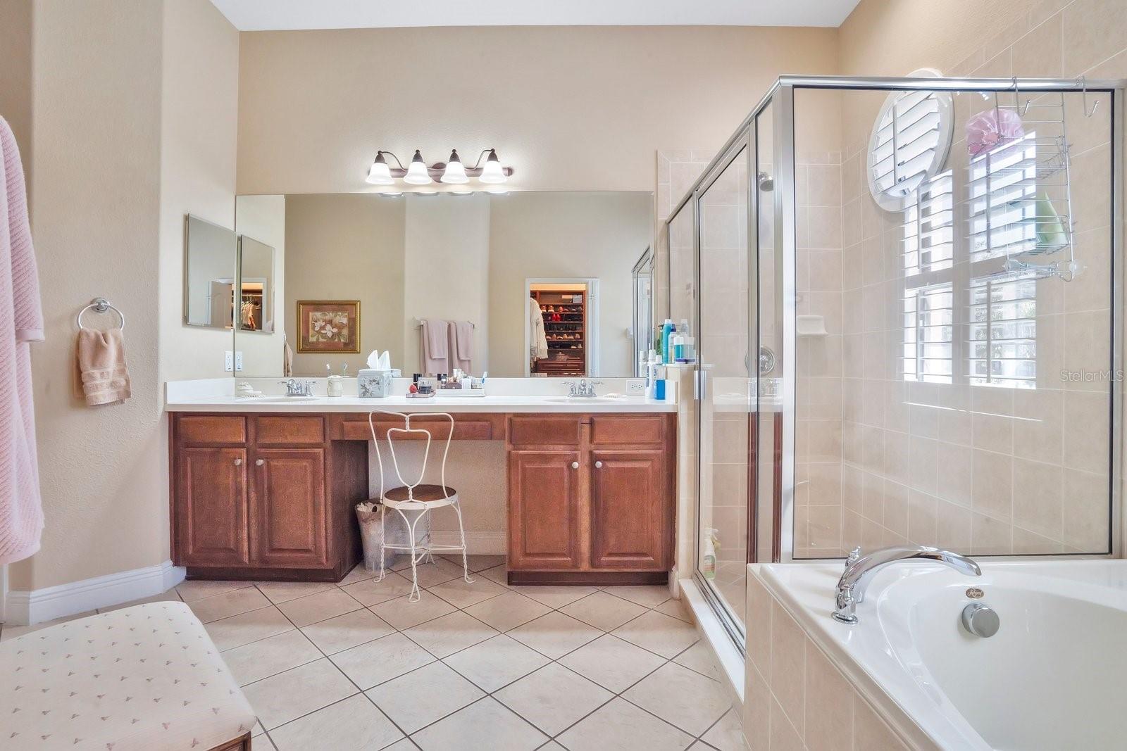 OAK LANDING - Residential