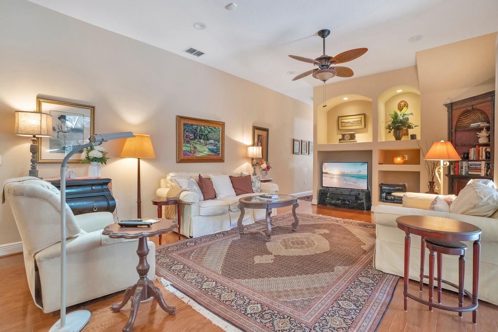 OAK LANDING - Residential