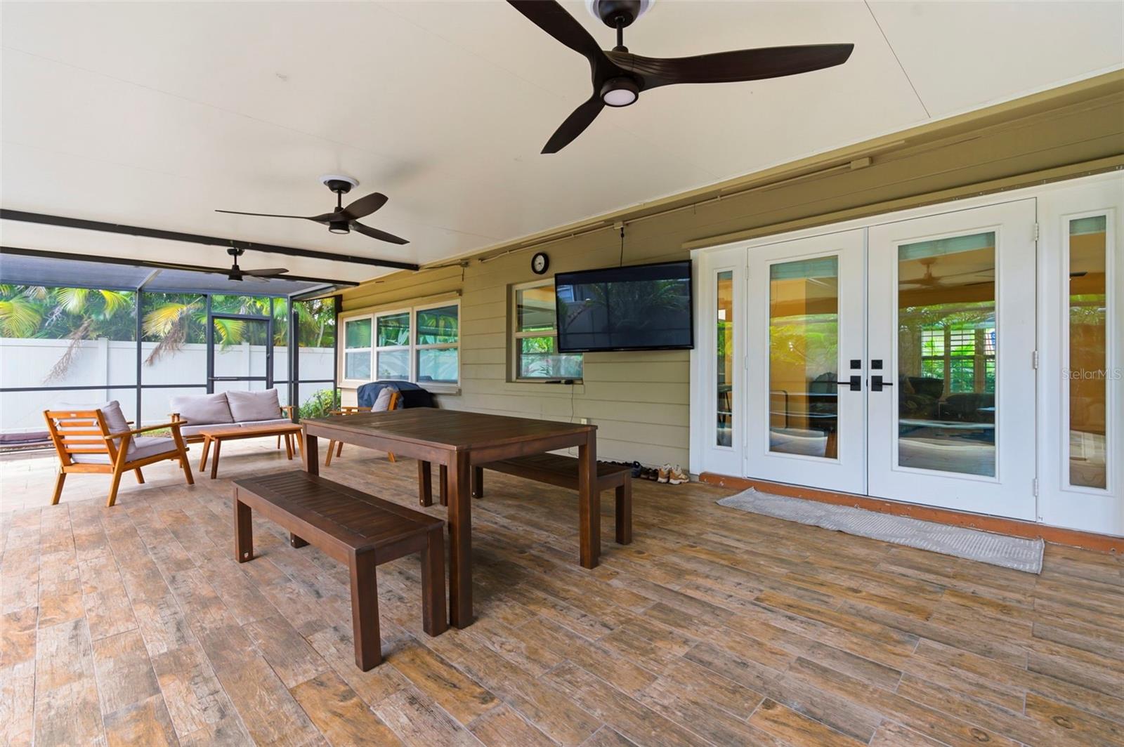 VILLA PARK ESTATES - Residential