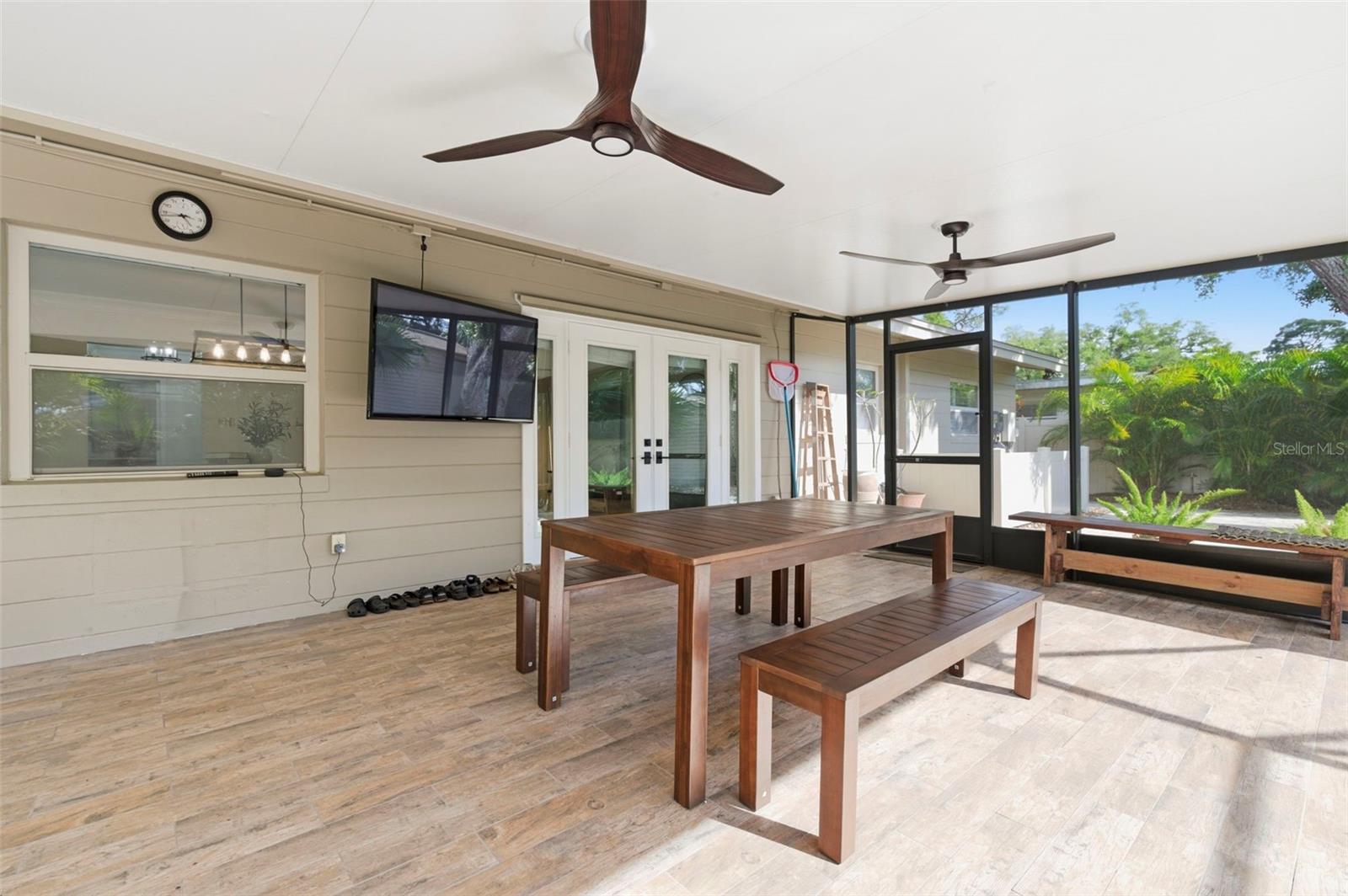 VILLA PARK ESTATES - Residential