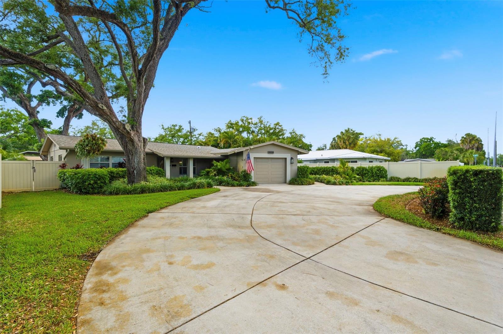 VILLA PARK ESTATES - Residential