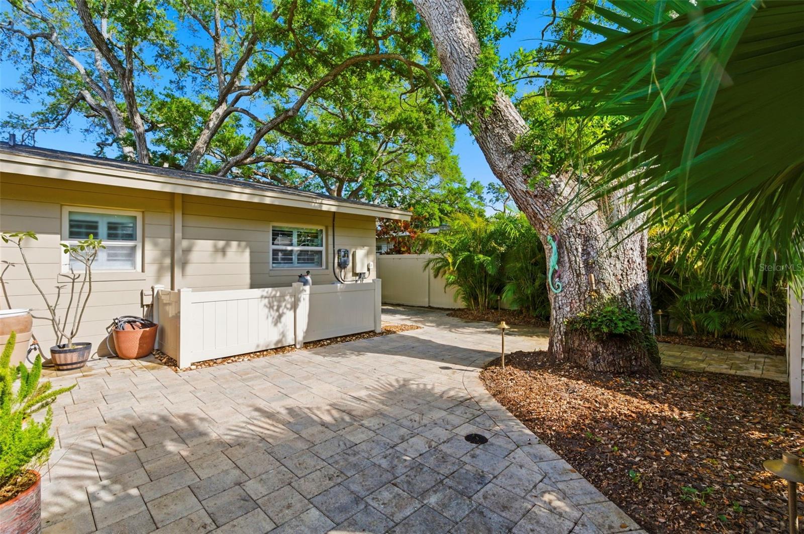 VILLA PARK ESTATES - Residential