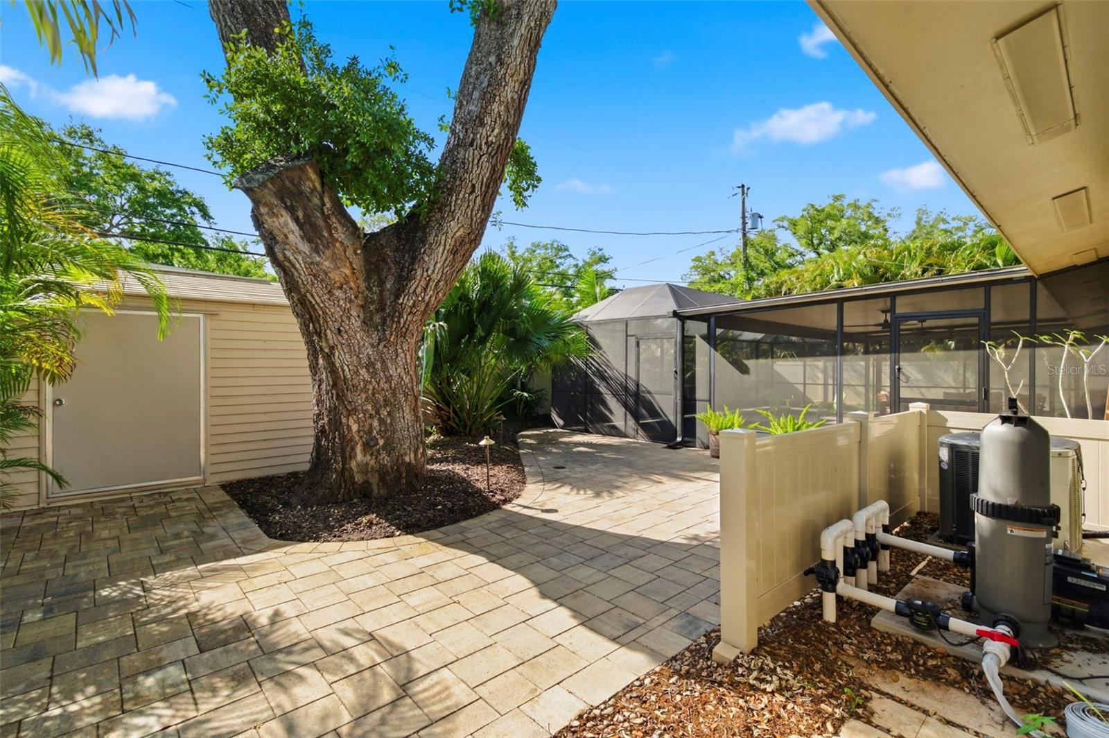 VILLA PARK ESTATES - Residential