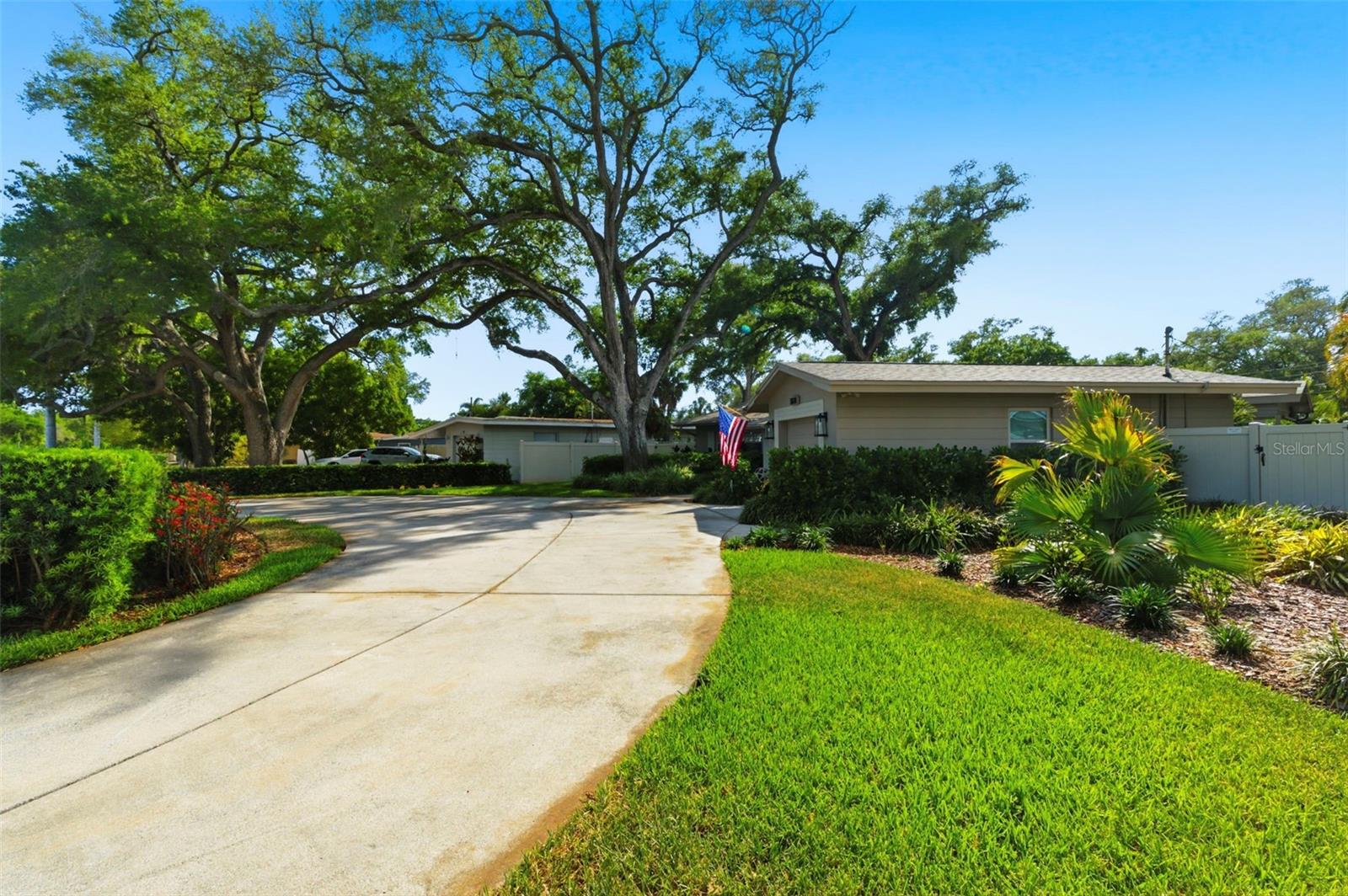 VILLA PARK ESTATES - Residential