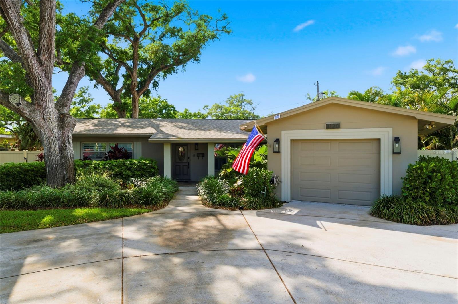 VILLA PARK ESTATES - Residential