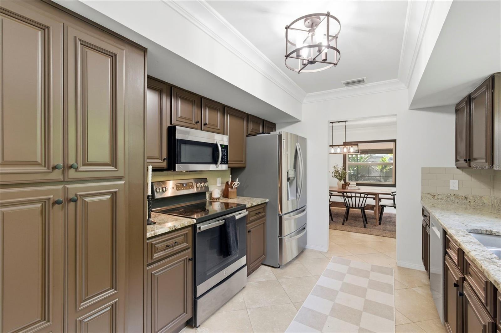 VILLA PARK ESTATES - Residential