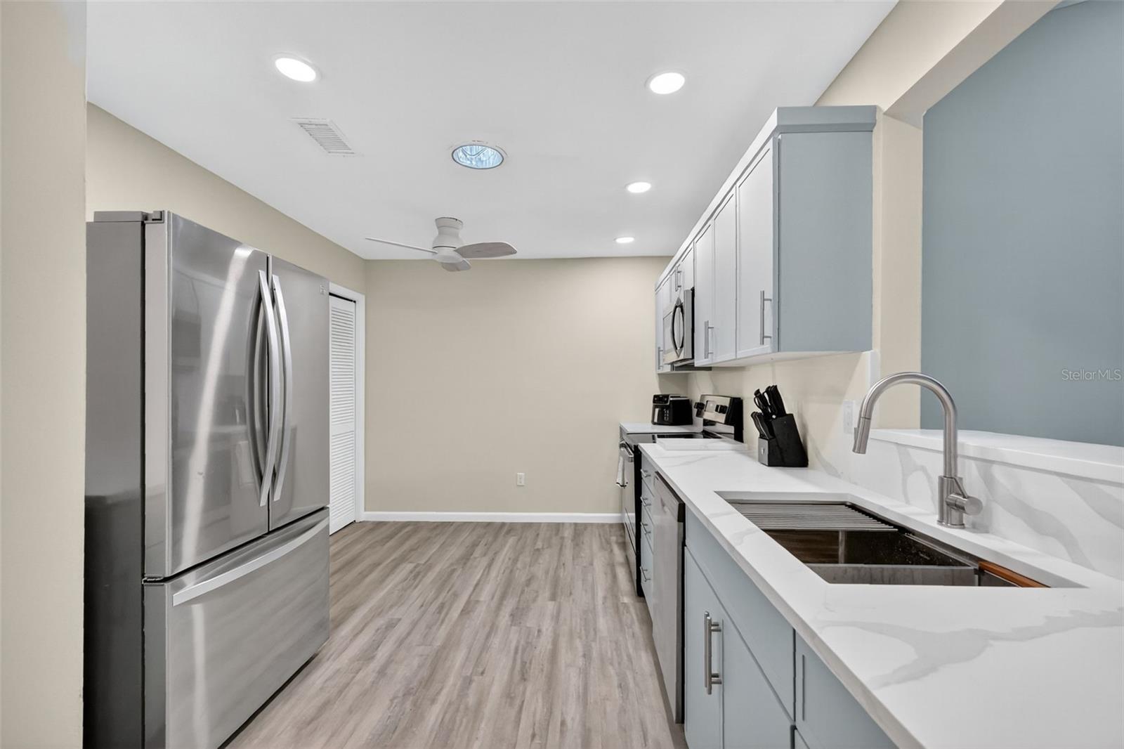 1137 MAPLE CREEK COURT