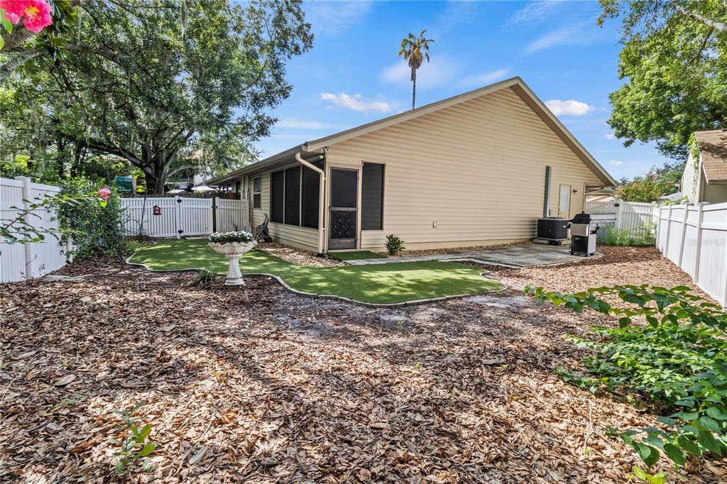 Photo of 503 Market Square W, Lakeland, FL 33813 (MLS # L4964399)