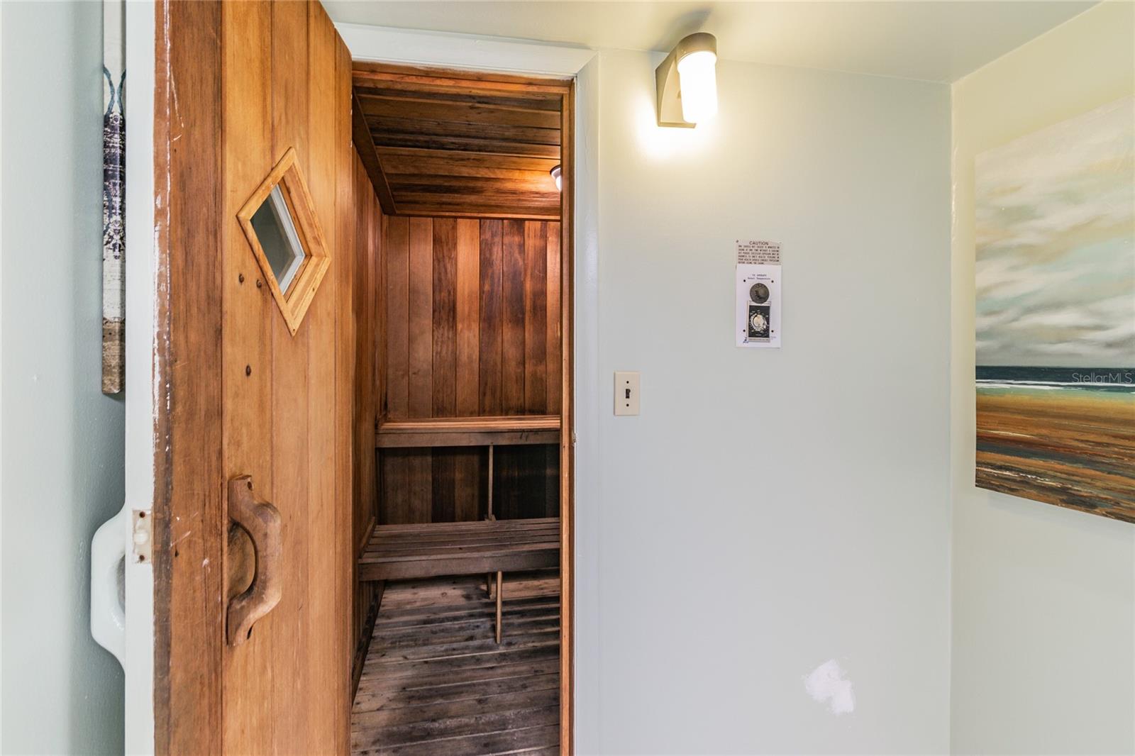 KEY CAPRI CONDO - Residential