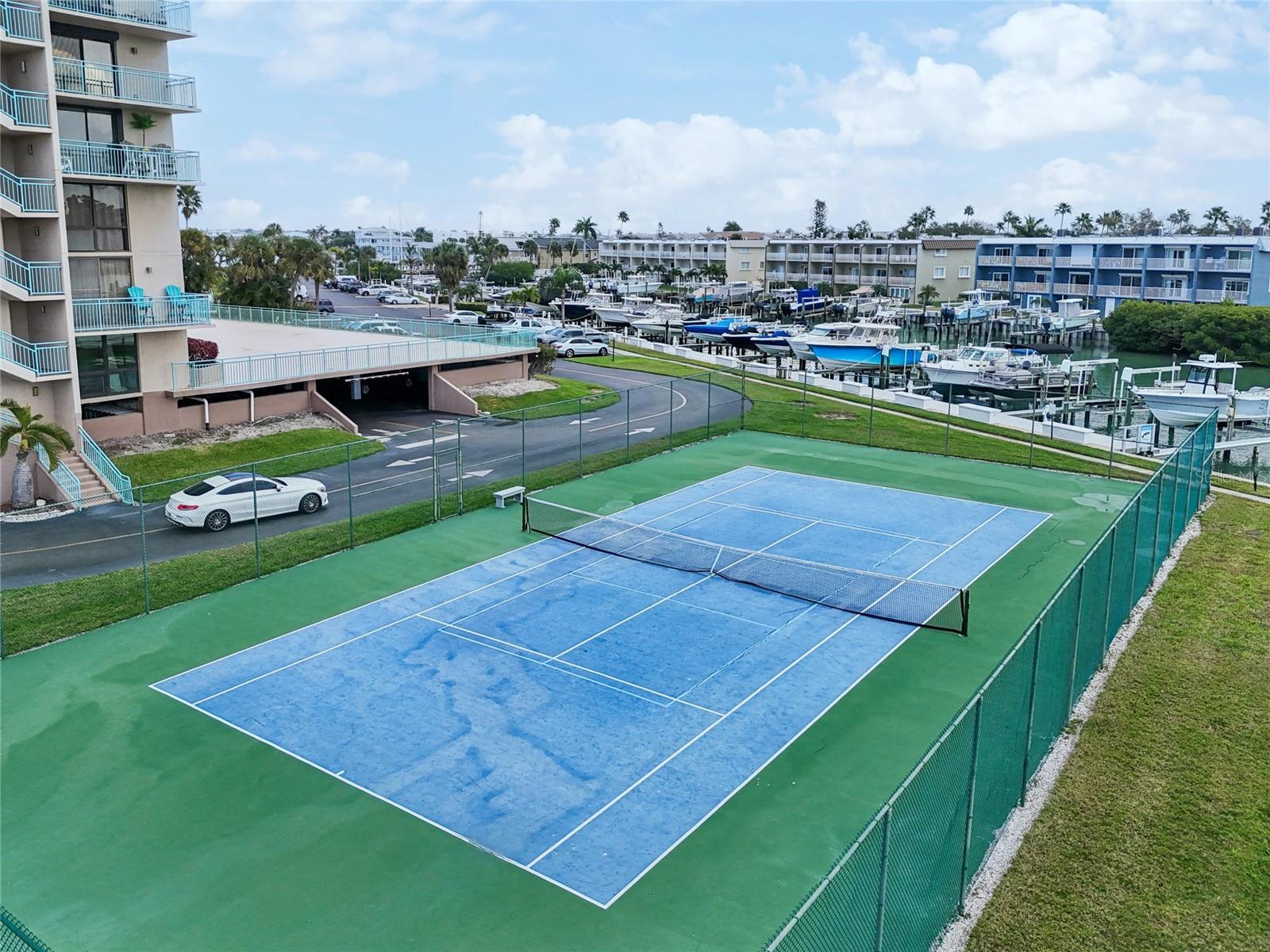 KEY CAPRI CONDO - Residential