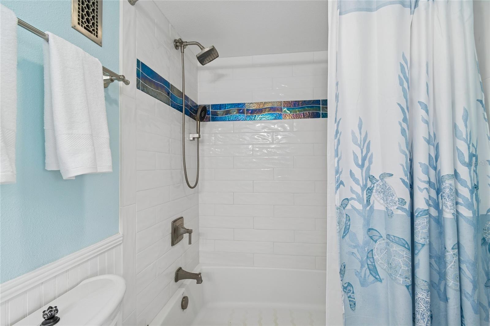 KEY CAPRI CONDO - Residential