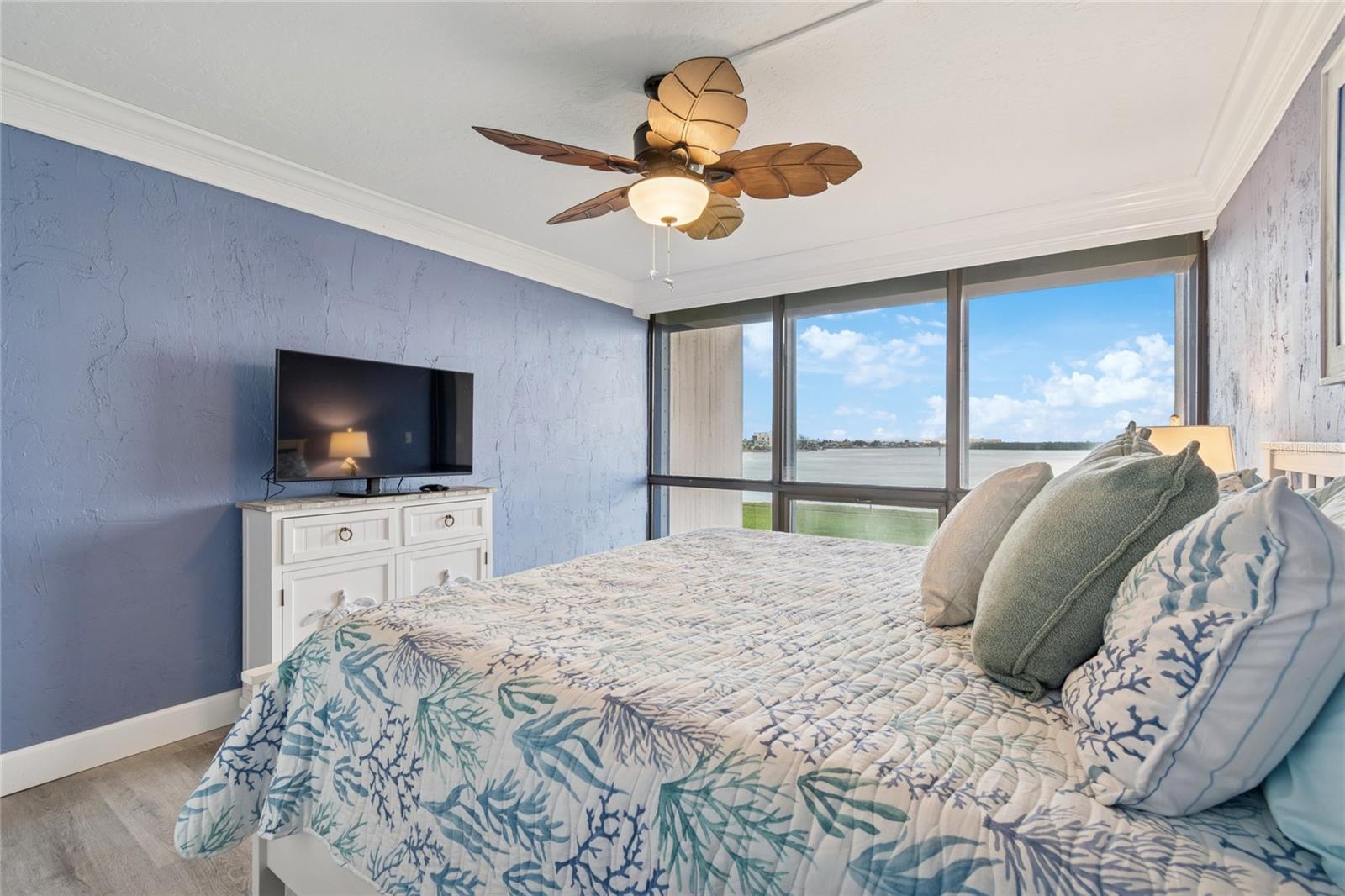 KEY CAPRI CONDO - Residential