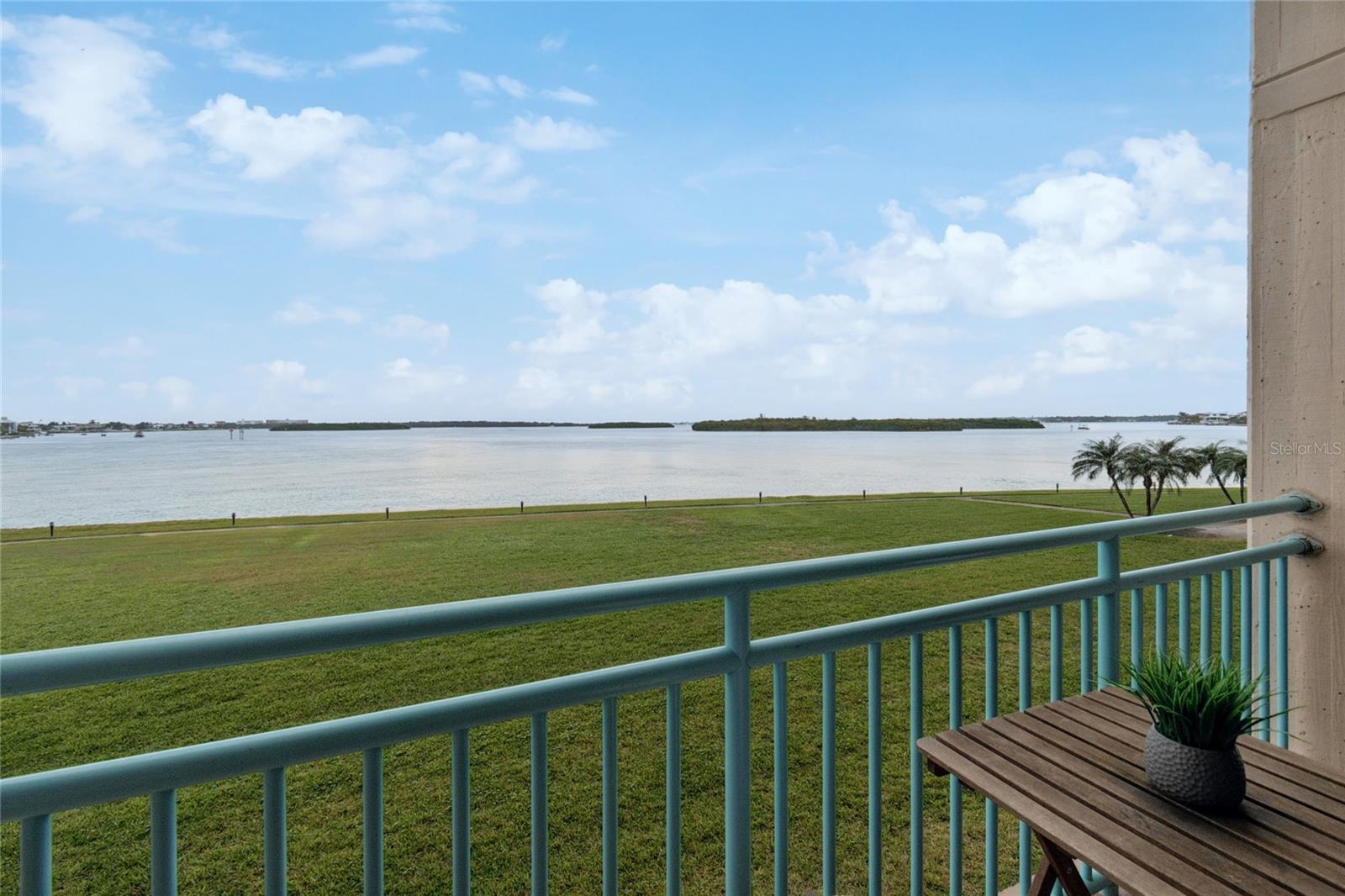 KEY CAPRI CONDO - Residential