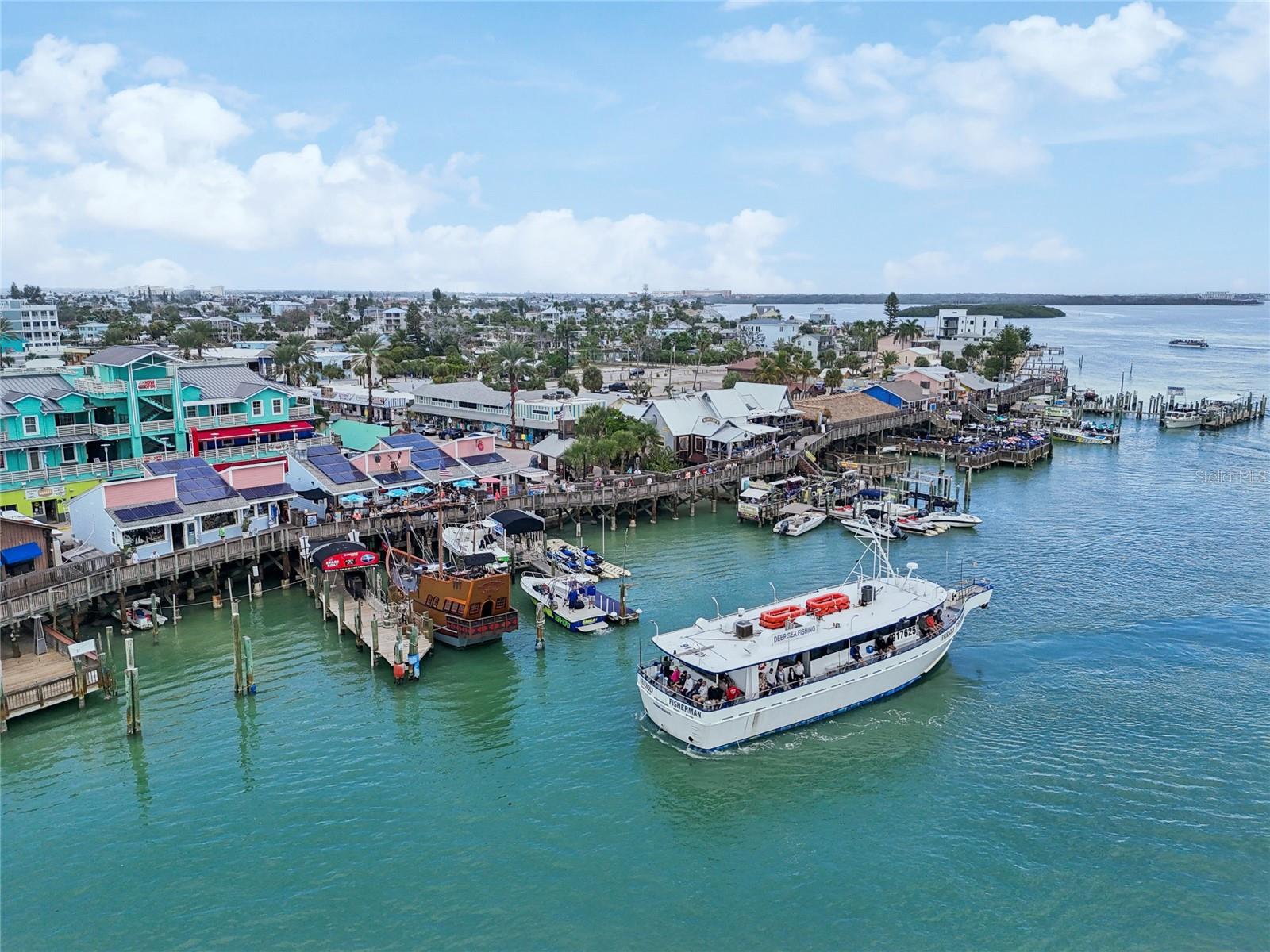 KEY CAPRI CONDO - Residential