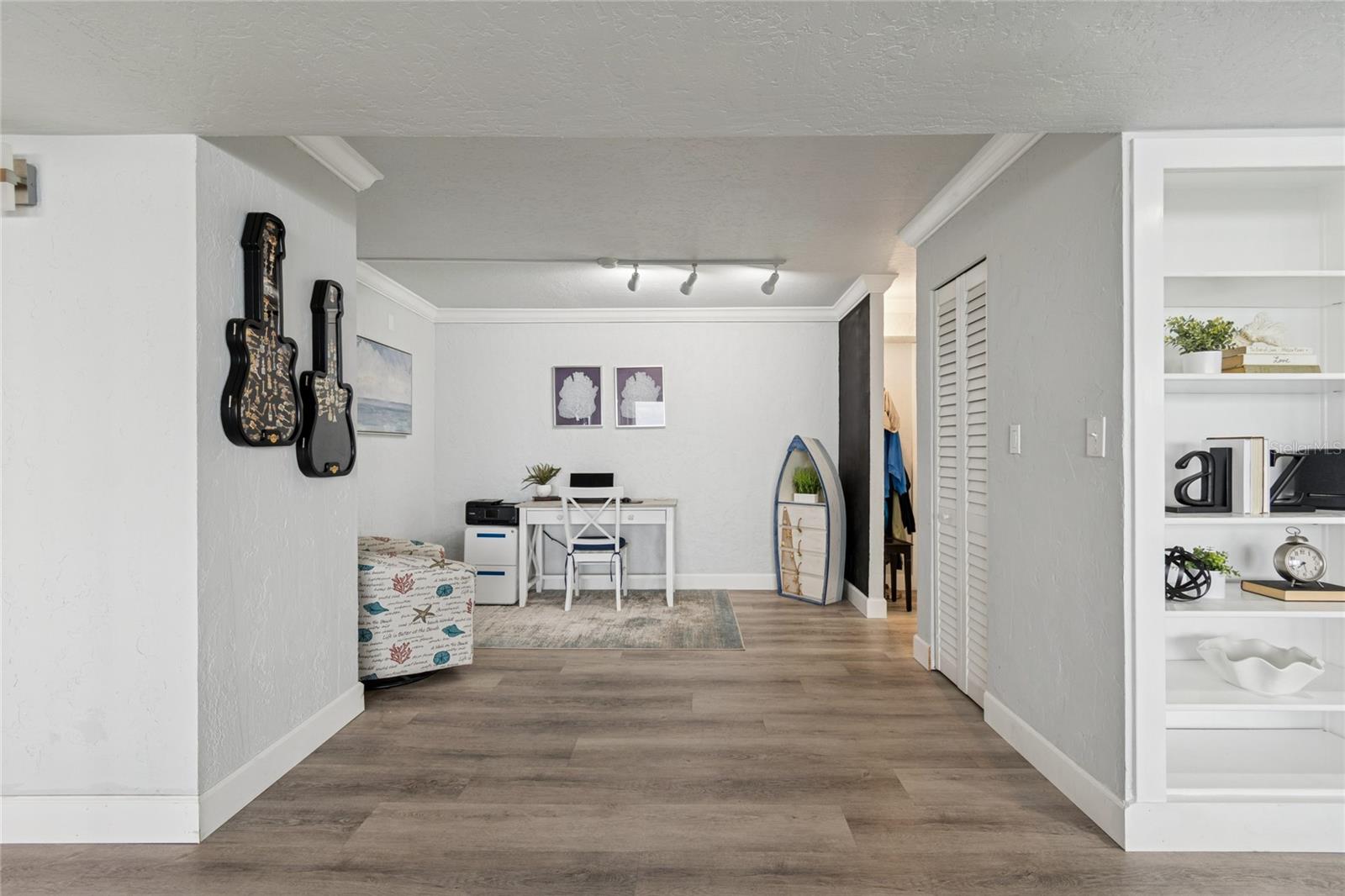 KEY CAPRI CONDO - Residential