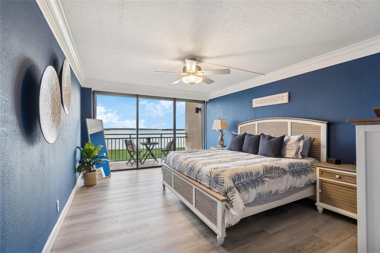 KEY CAPRI CONDO - Residential