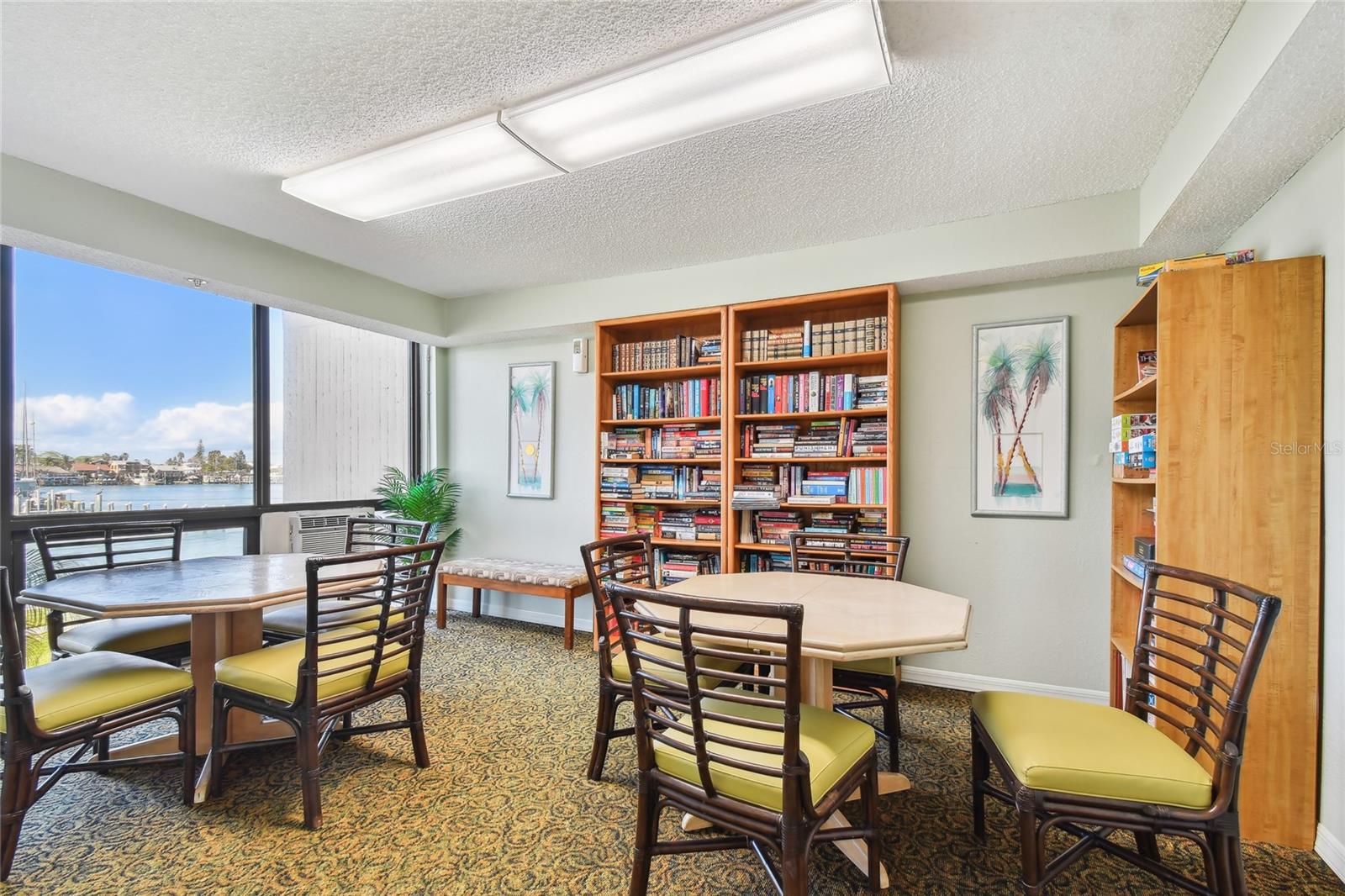 KEY CAPRI CONDO - Residential