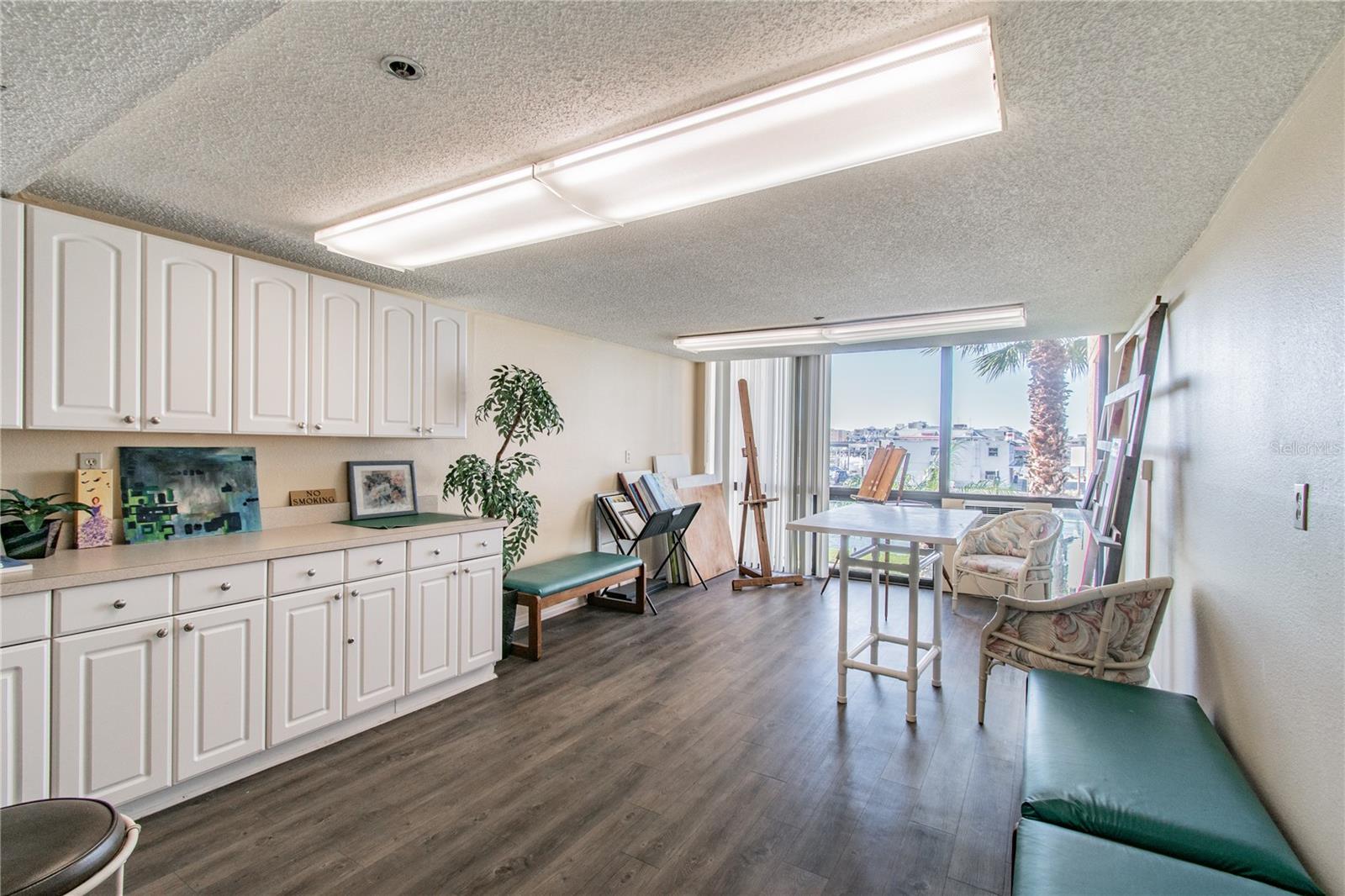 KEY CAPRI CONDO - Residential