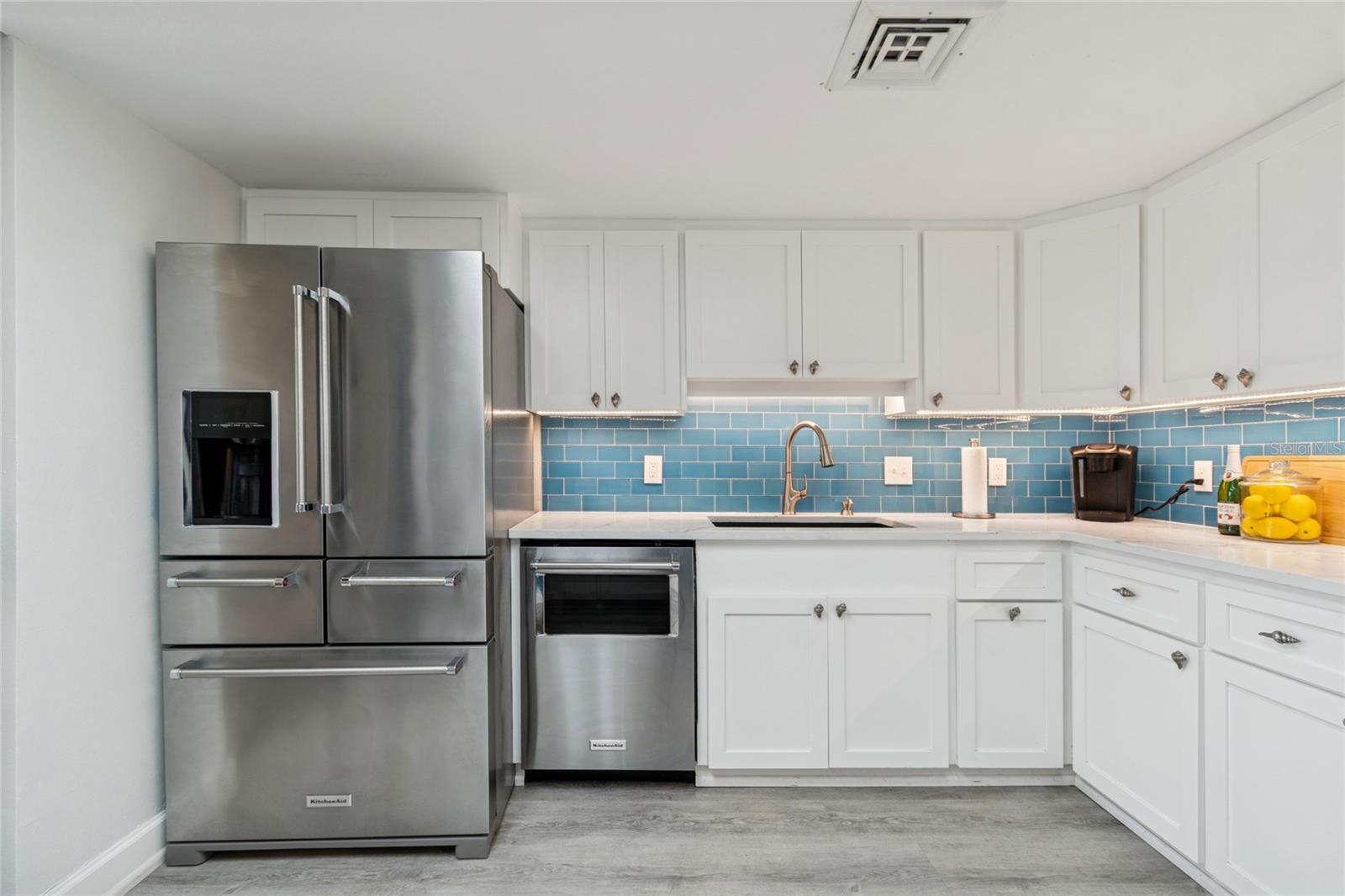 KEY CAPRI CONDO - Residential