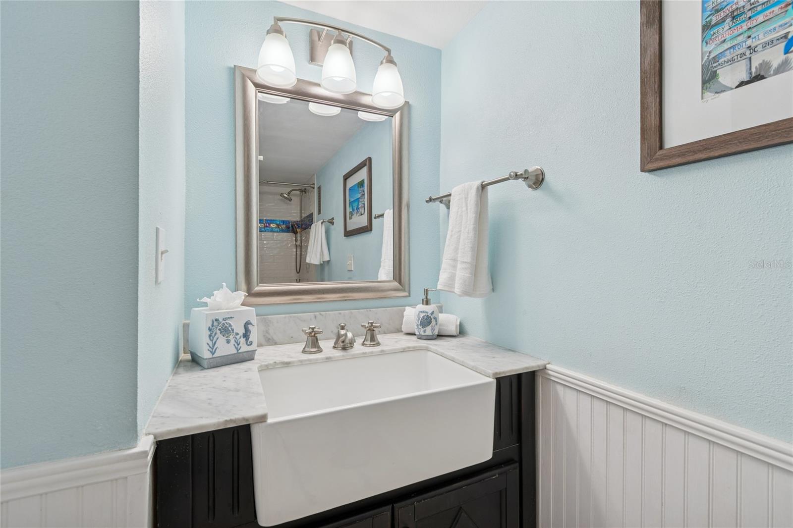 KEY CAPRI CONDO - Residential