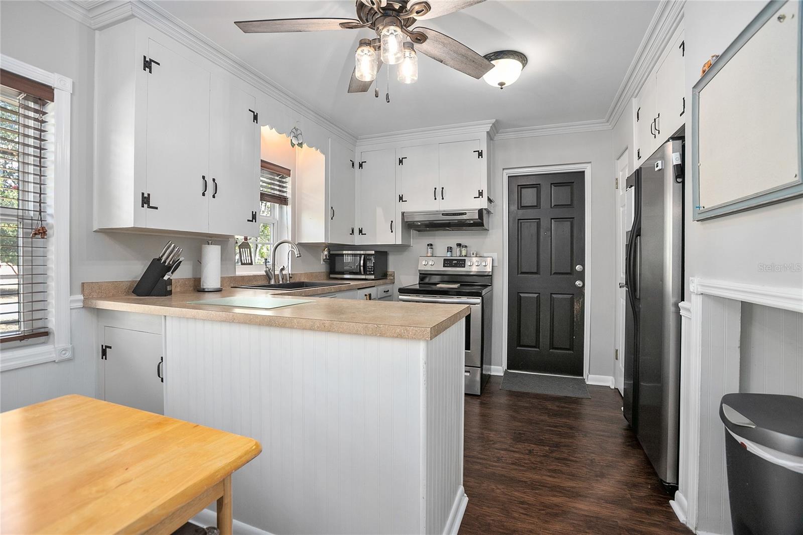 COUNTRY CLUB ESTATES - Residential