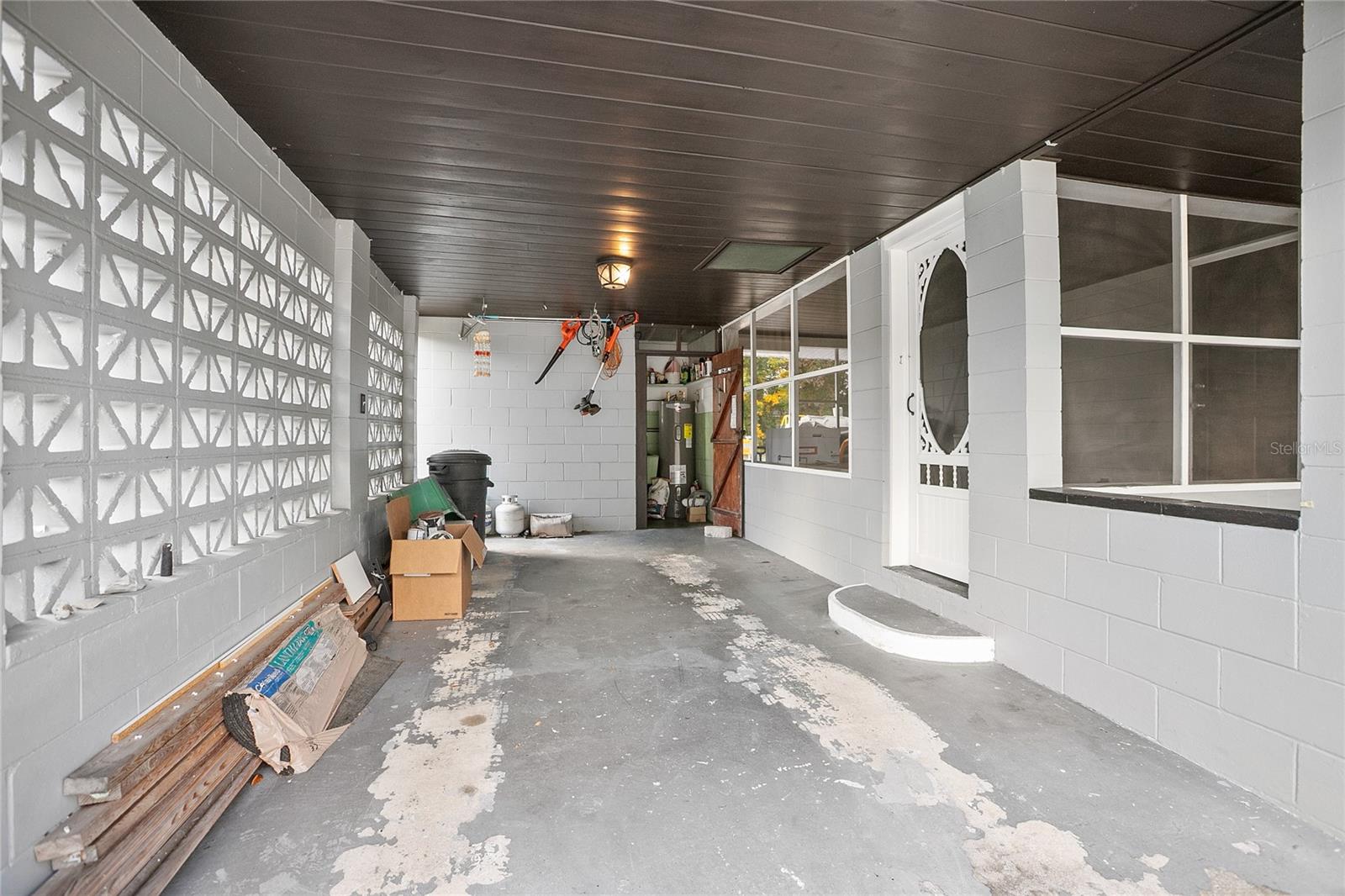 COUNTRY CLUB ESTATES - Residential