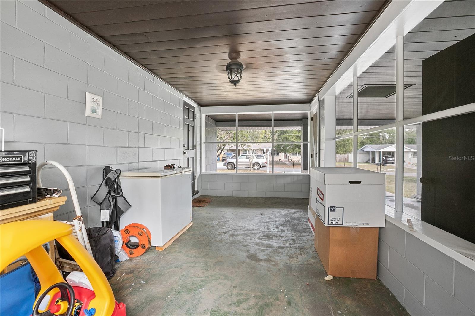 COUNTRY CLUB ESTATES - Residential