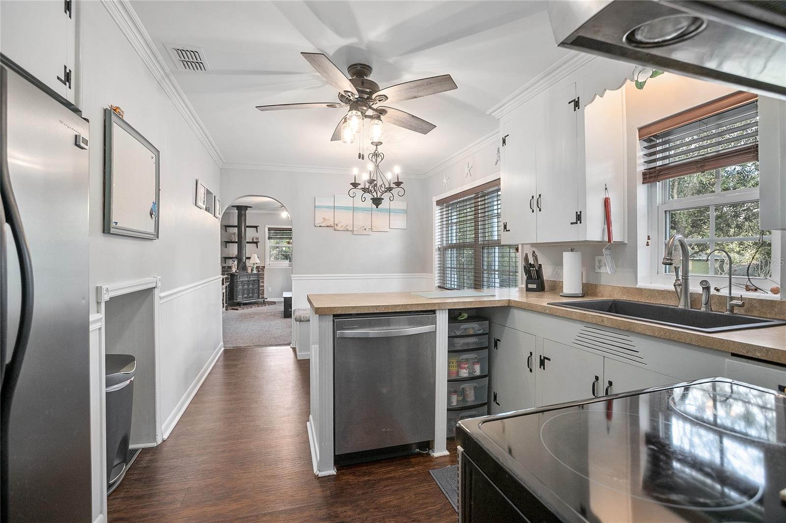 COUNTRY CLUB ESTATES - Residential