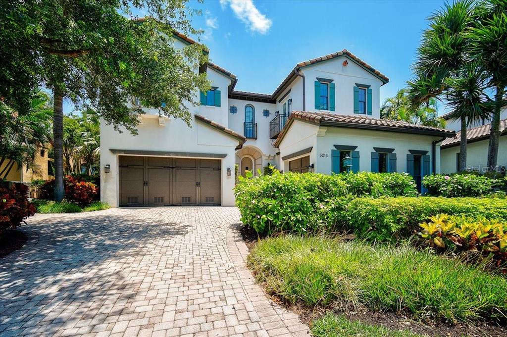 LEGENDS BAY - Residential