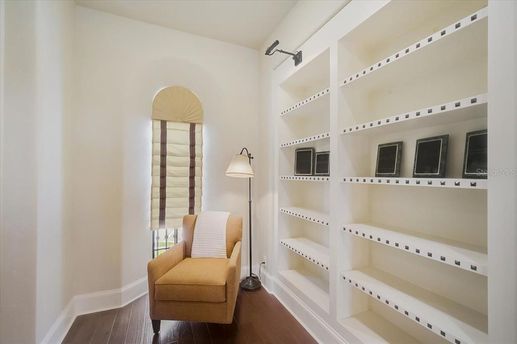 LEGENDS BAY - Residential