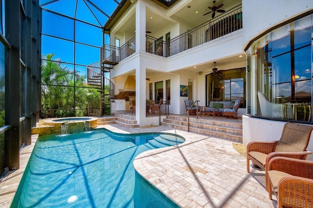 LEGENDS BAY - Residential