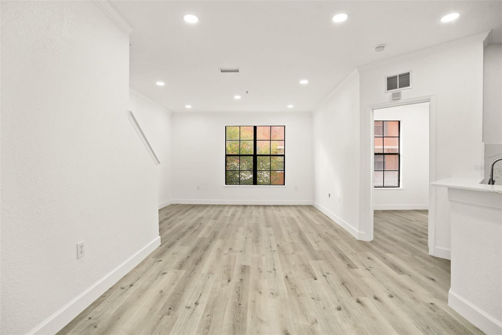 6119 METROWEST BOULEVARD 106