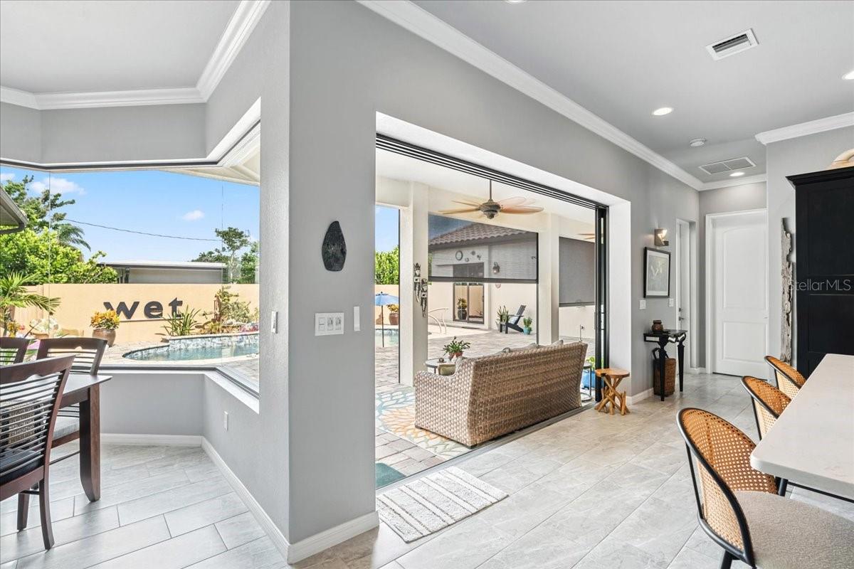 BEACH MANOR - Residential