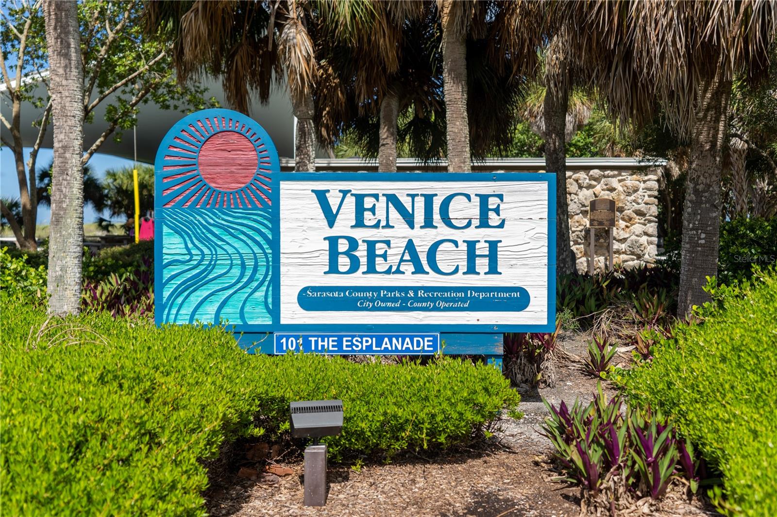 BEACH MANOR - Residential