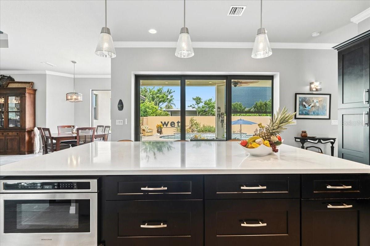 BEACH MANOR - Residential