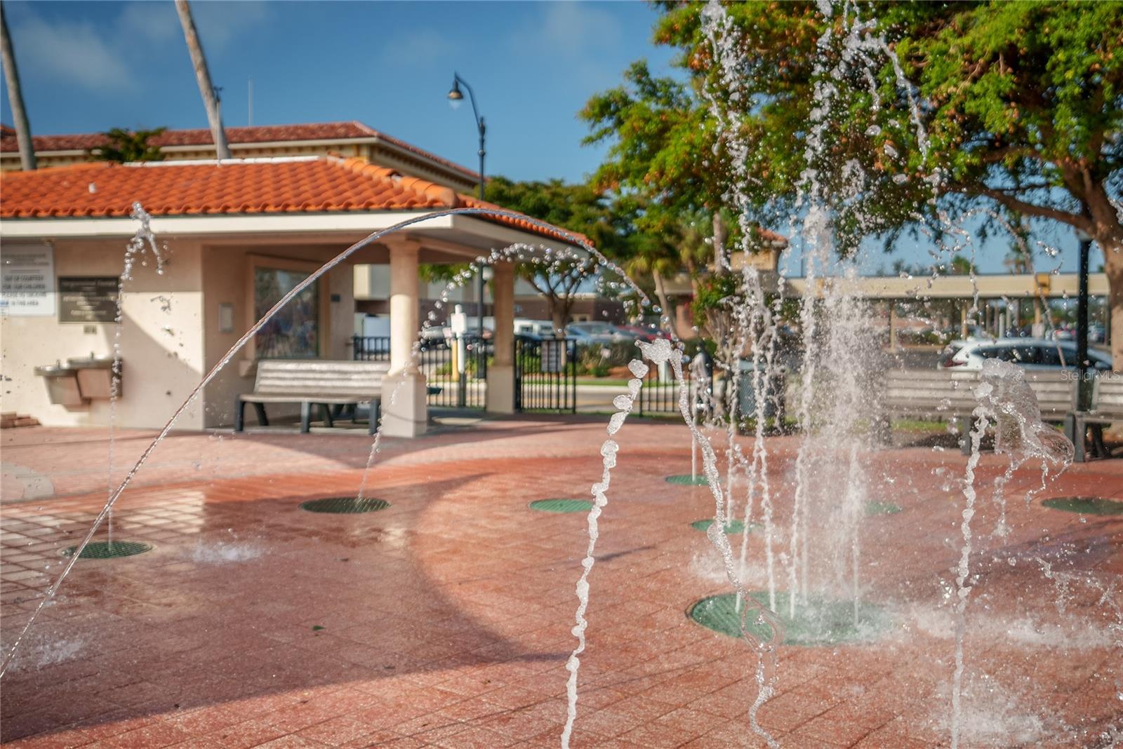 BEACH MANOR - Residential