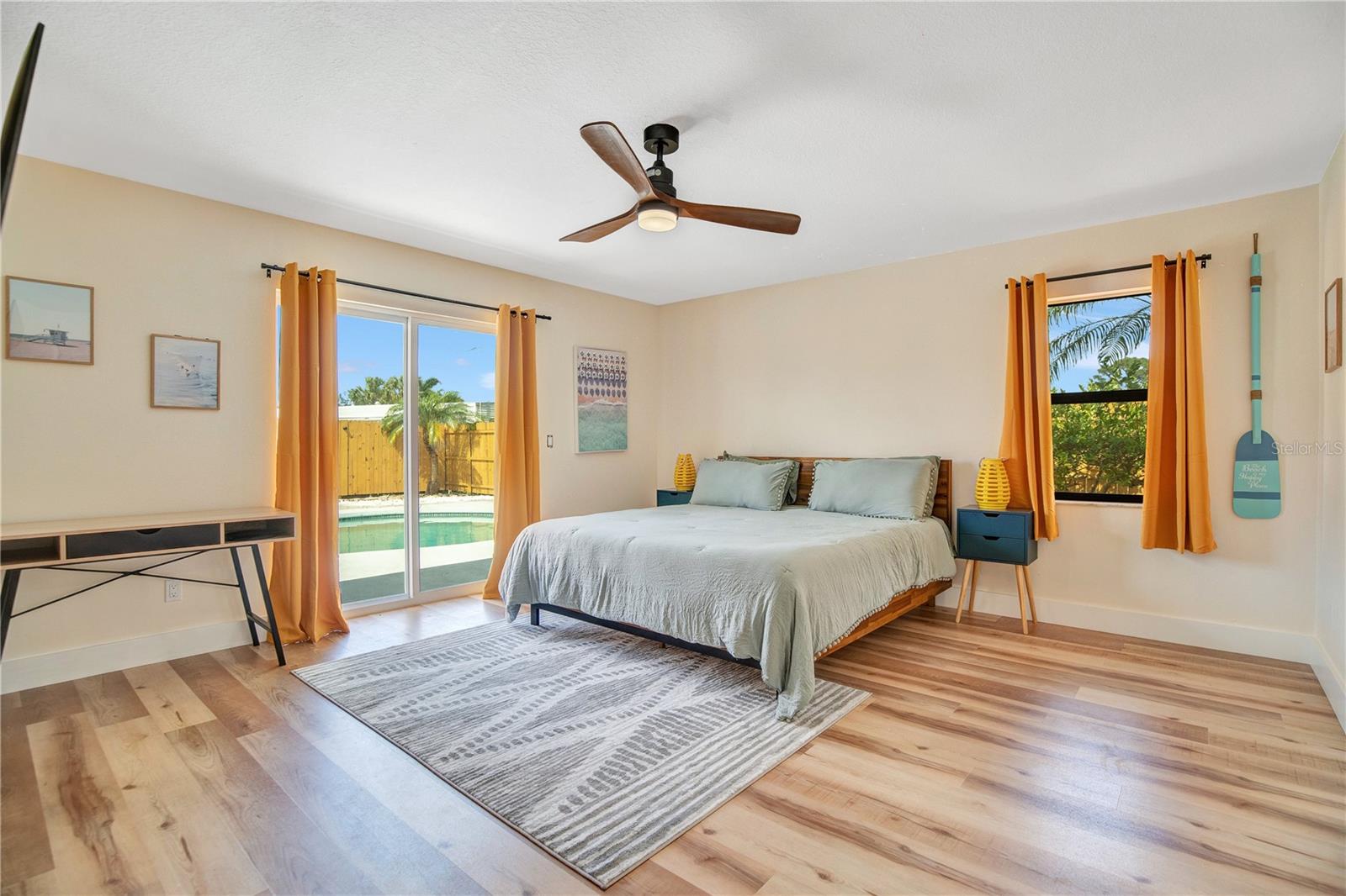PALM BREEZE EDGEWATER - Residential