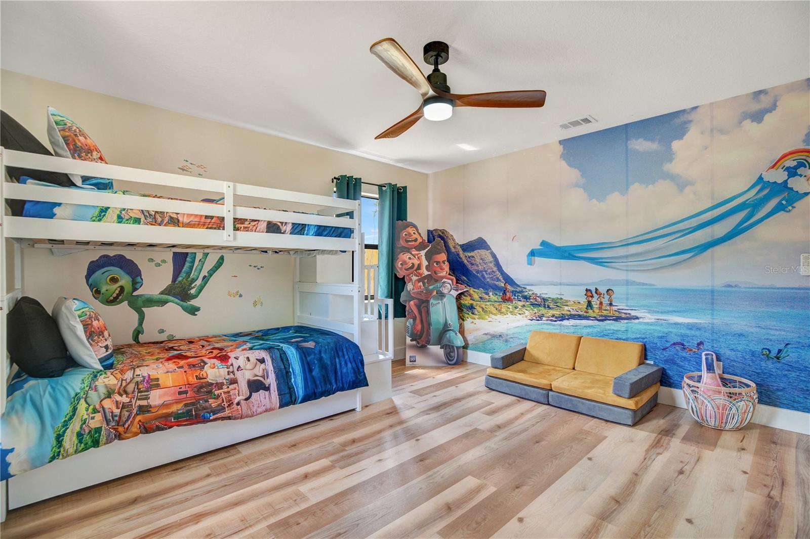 PALM BREEZE EDGEWATER - Residential