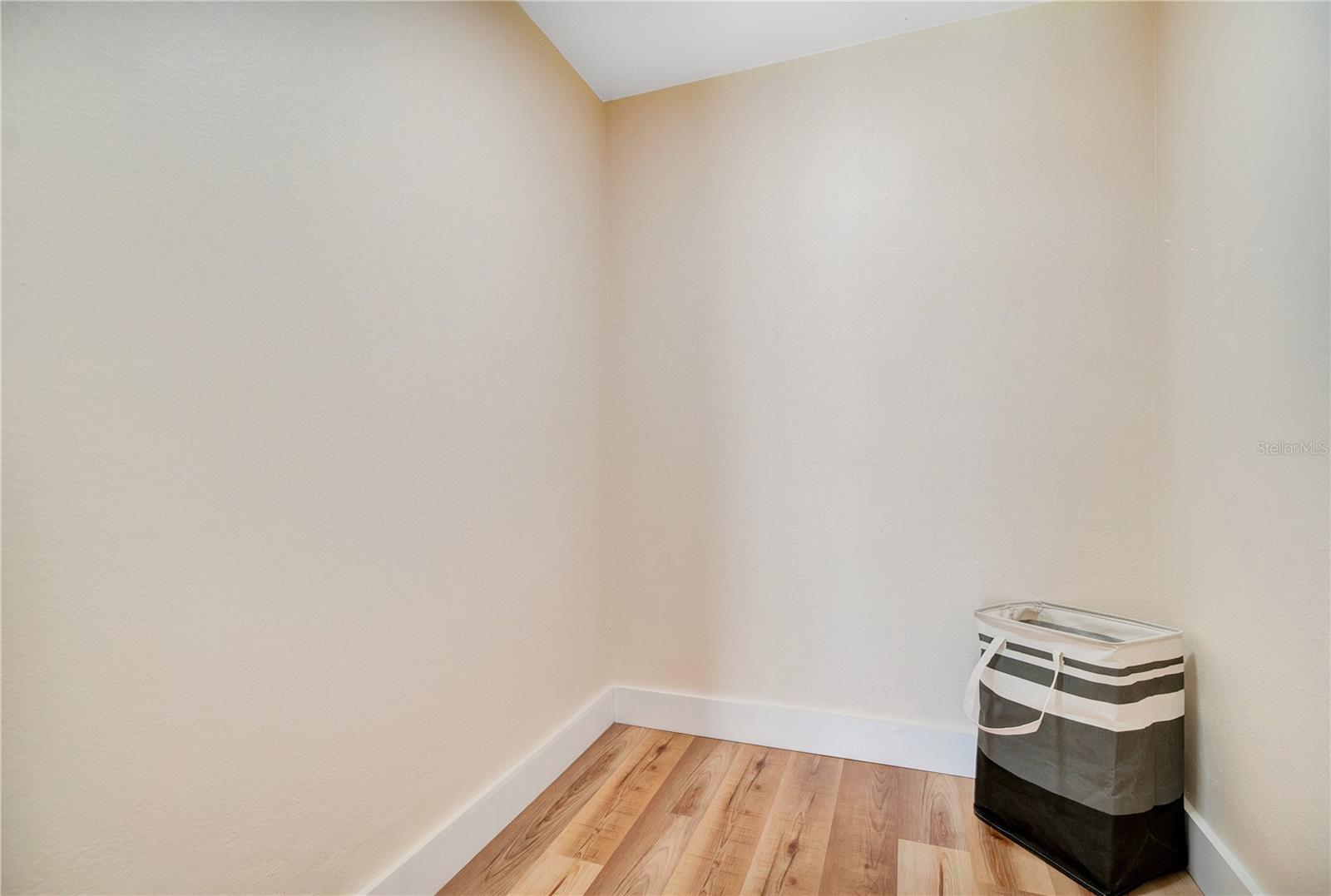 PALM BREEZE EDGEWATER - Residential