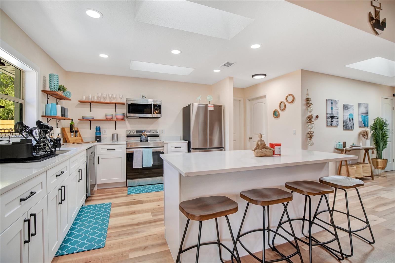 PALM BREEZE EDGEWATER - Residential