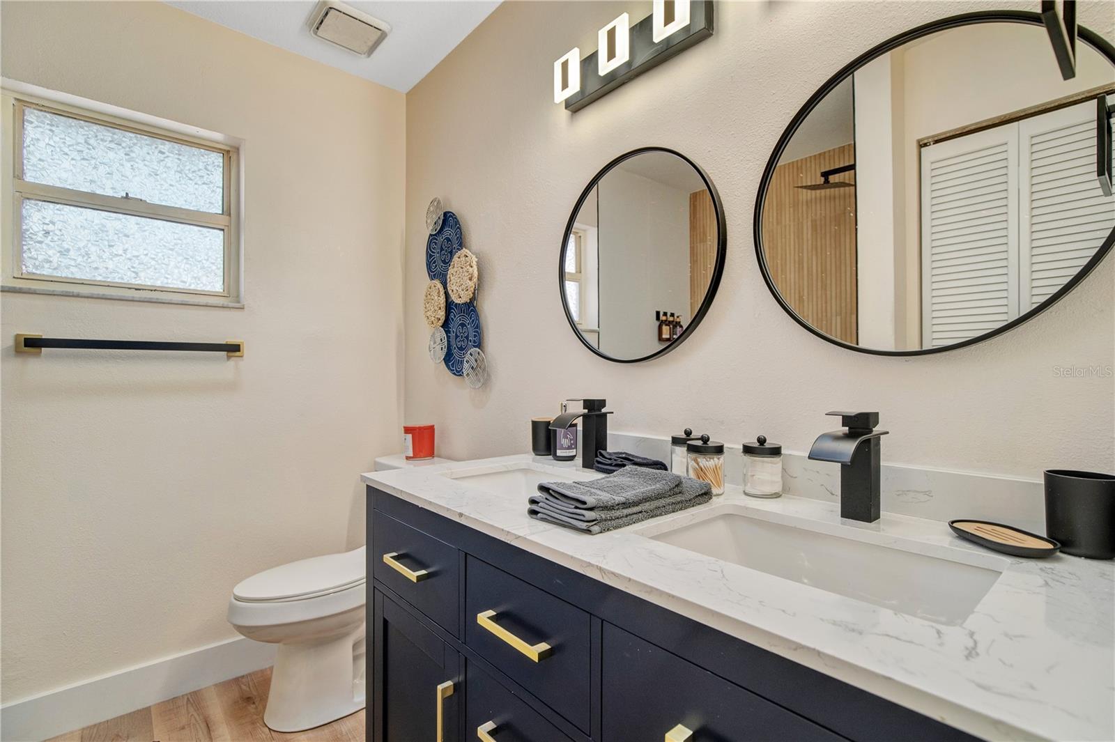 PALM BREEZE EDGEWATER - Residential