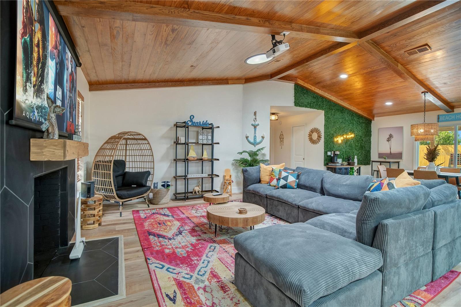PALM BREEZE EDGEWATER - Residential
