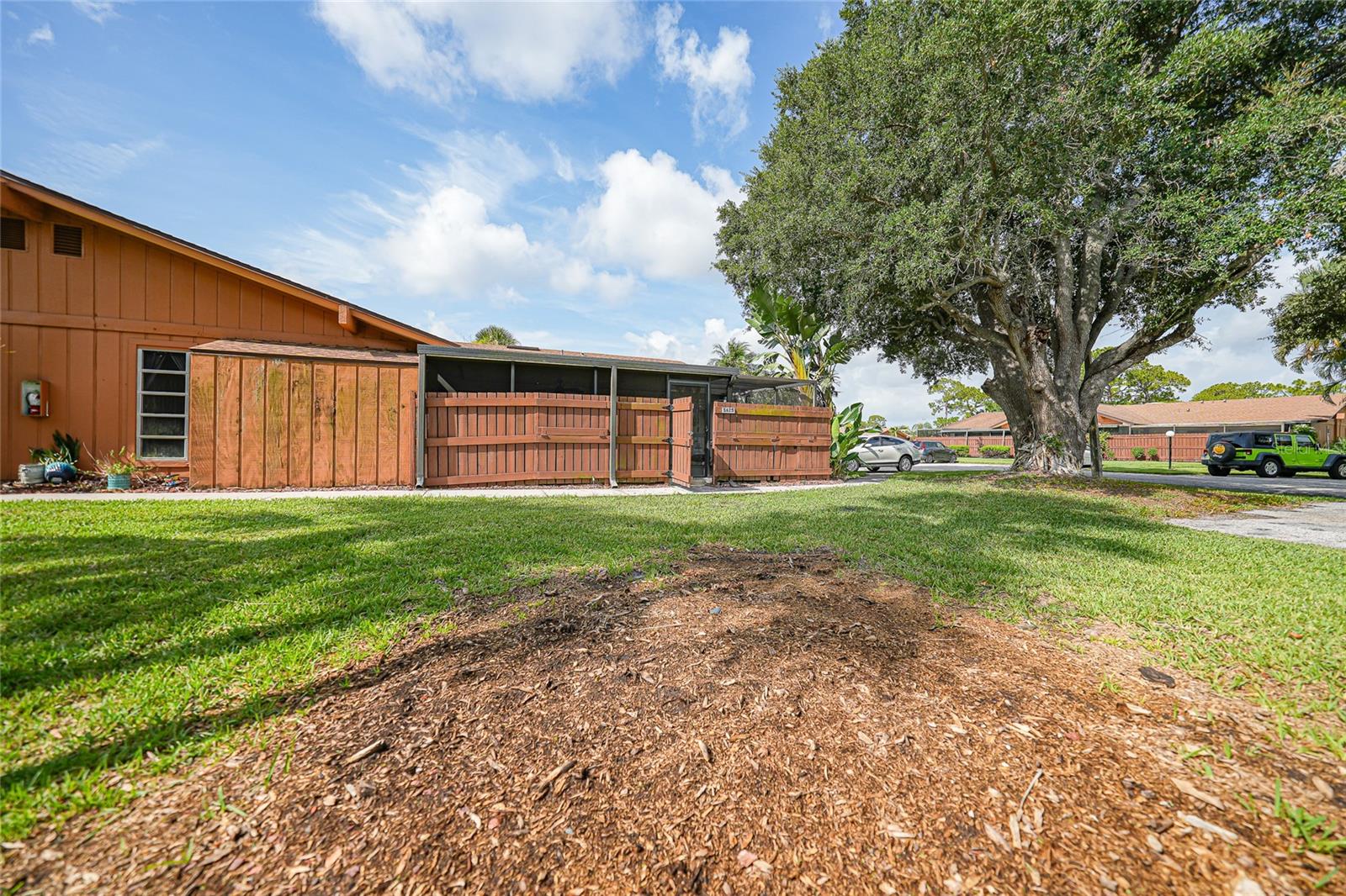 5625 FOXLAKE DRIVE