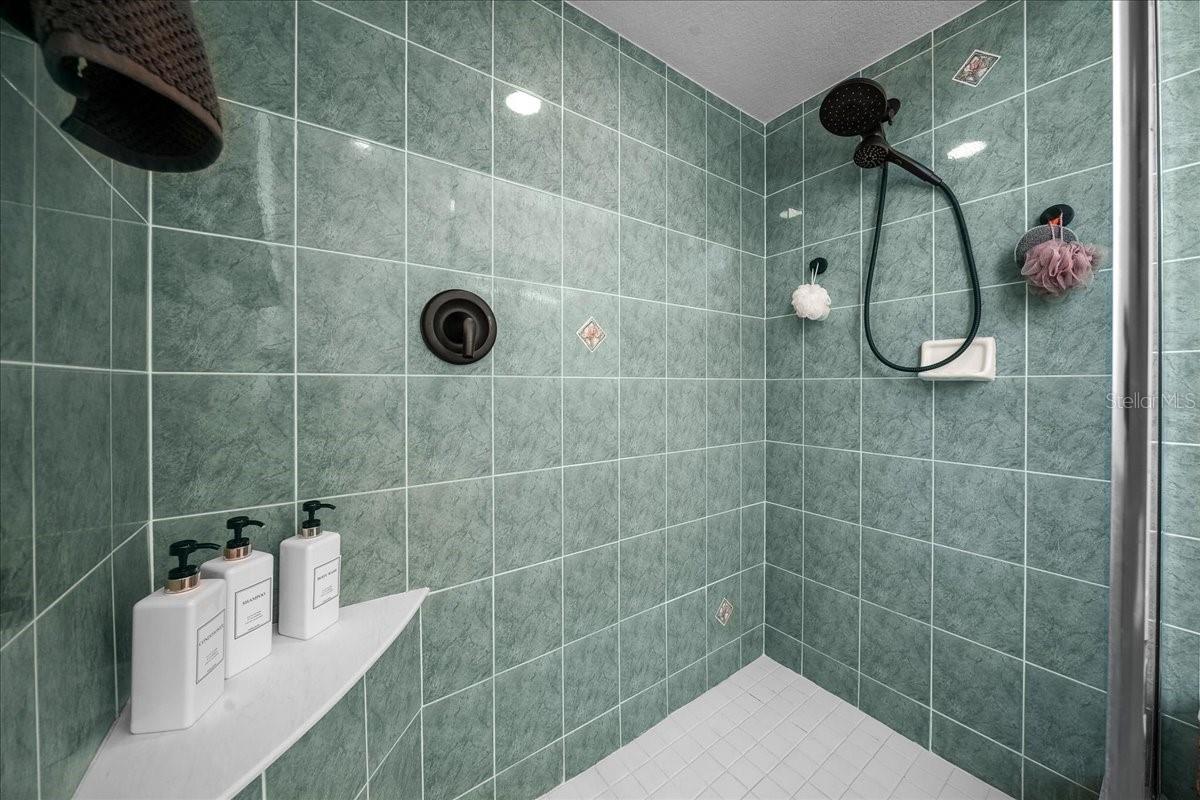 MINI FARMS UNIT 17 UNREC - Residential