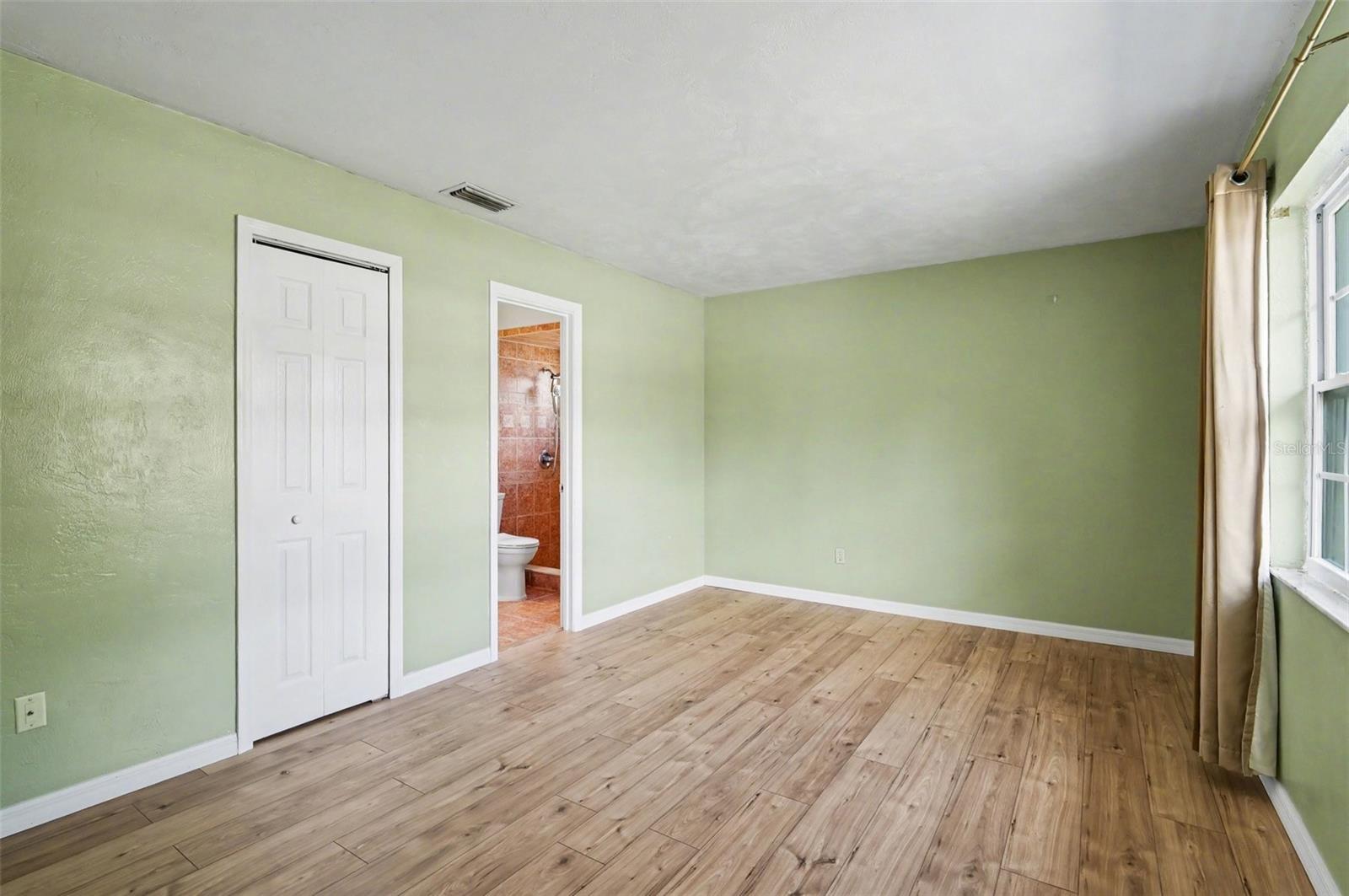 DELTON LAKES UN 65 - Residential