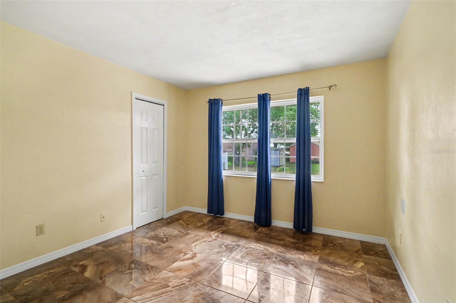 DELTON LAKES UN 65 - Residential