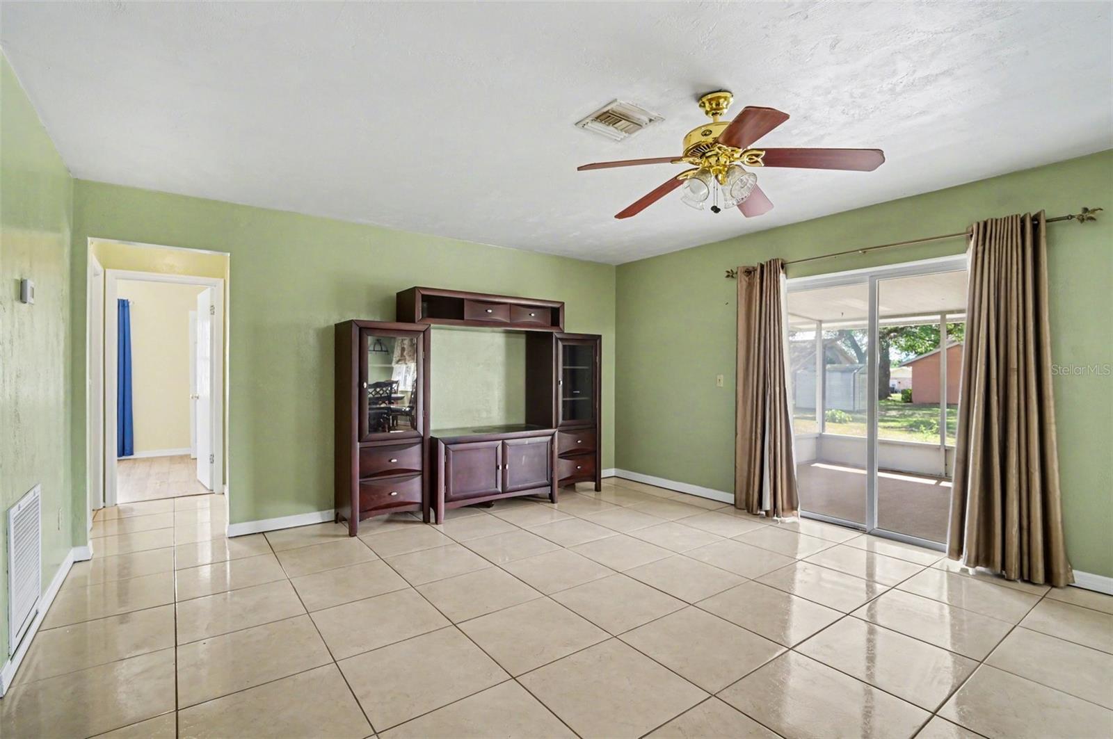 DELTON LAKES UN 65 - Residential